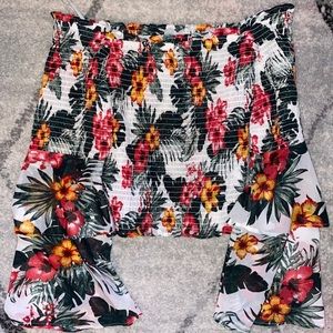 Cute off shoulders top,